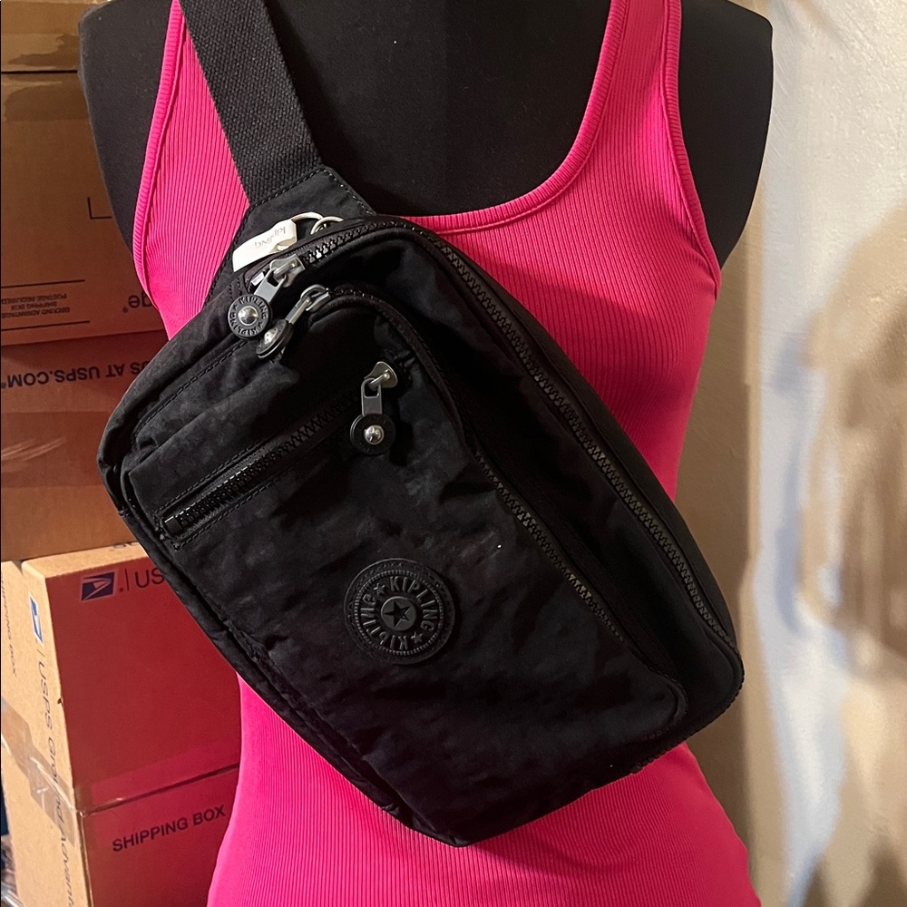 Kipling Black Convertible Crossbody/Fanny Pack - Picture 2 of 15